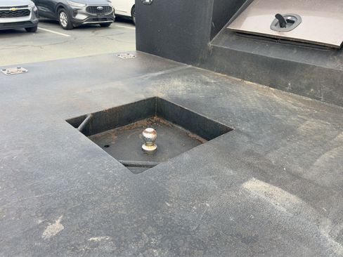 Used 2023 Ford F450 Lariat image 9