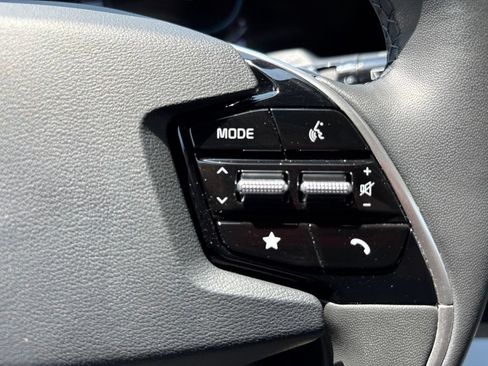 Certified 2025 Kia Niro EX w/ EX Cold Weather Package FWD image 31
