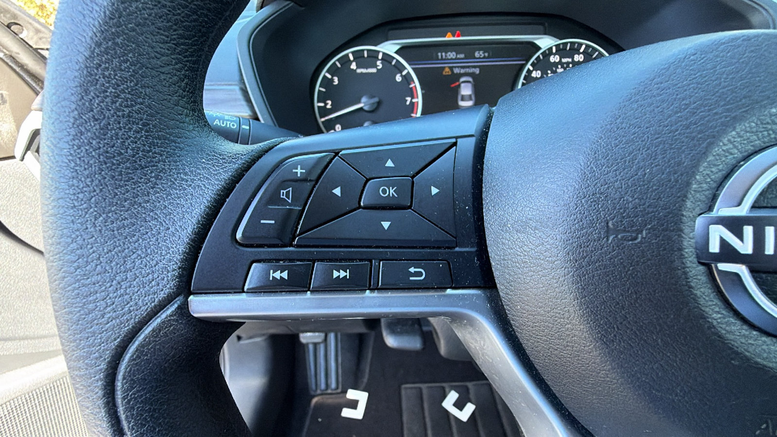 Used 2025 Nissan Altima 2.5 SV FWD image 27