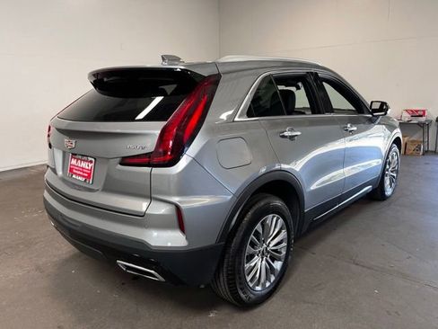 Used 2024 Cadillac XT4 Premium Luxury FWD image 3