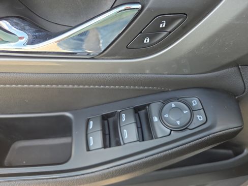 Used 2023 Chevrolet Traverse LT AWD/4WD image 31
