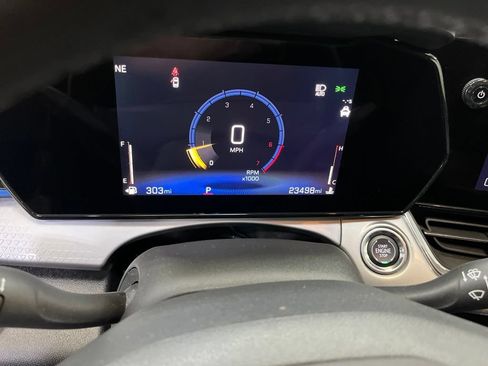 Used 2025 Chevrolet Trax LT w/ LT Convenience Package FWD image 14