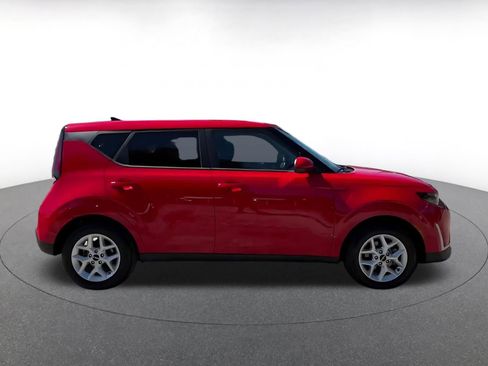 Used 2025 Kia Soul LX w/ LX Technology Package FWD image 15