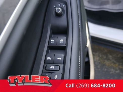 New 2025 Jeep Grand Cherokee Limited w/ Black Appearance Package AWD/4WD image 21