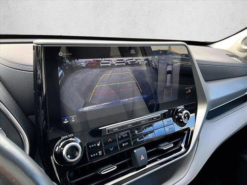 Used 2021 Toyota Highlander Platinum image 23