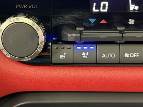 Used 2024 Toyota Sequoia Platinum image 32