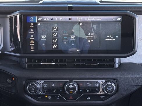 Used 2025 Jeep Wrangler Willys image 16