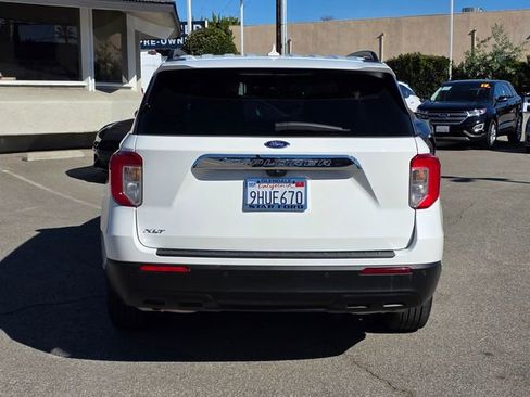 Used 2023 Ford Explorer XLT image 5