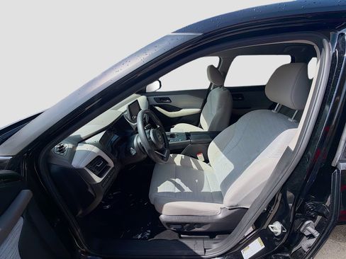 Used 2023 Nissan Rogue SV FWD image 18
