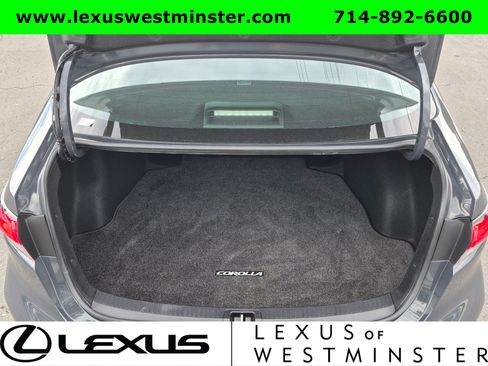 Used 2023 Toyota Corolla SE w/ SE Premium Package FWD image 11