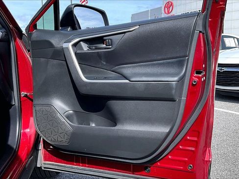 Used 2021 Toyota RAV4 LE image 25