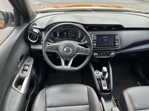 Used 2020 Nissan Kicks SR w/ SR Premium Package FWD image 11