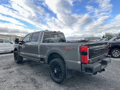 Used 2025 Ford F250 Platinum image 12