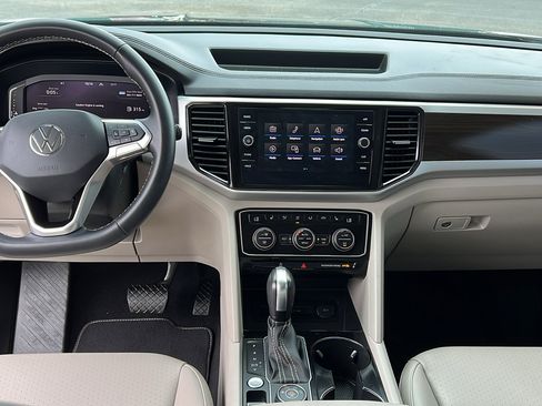 Used 2022 Volkswagen Atlas SE image 16