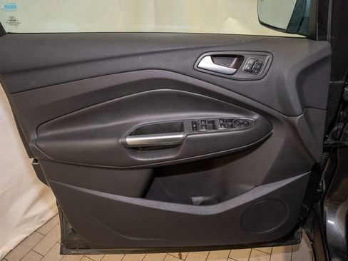 Used 2017 Ford Escape Titanium image 11