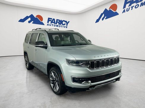 Used 2025 Jeep Wagoneer Series III w/ Premium Group I AWD/4WD image 5