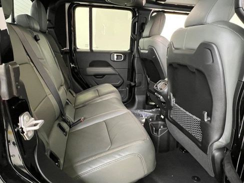 New 2026 Jeep Gladiator Mojave image 12