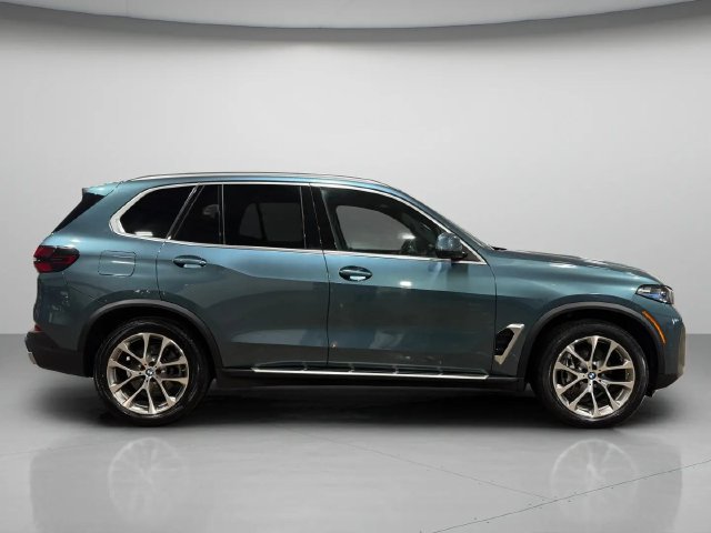 Used 2026 BMW X5 xDrive40i AWD/4WD image 2
