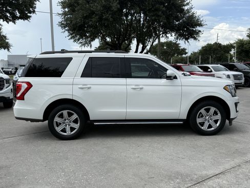 Used 2021 Ford Expedition XLT RWD image 3