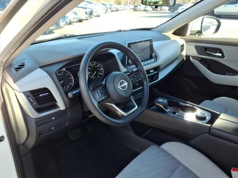 Used 2023 Nissan Rogue SV image 12