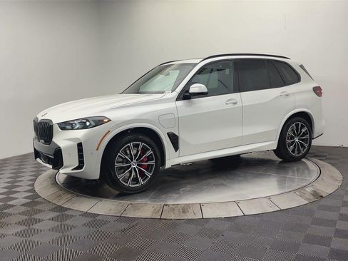 New 2026 BMW X5 xDrive50e w/ Executive Package image 9