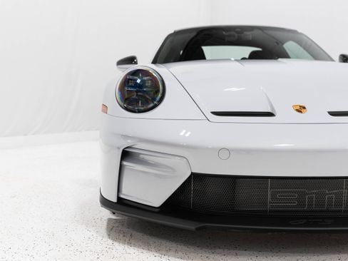 Used 2026 Porsche 911 GT3 RWD image 3