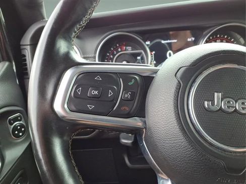 Used 2020 Jeep Wrangler Unlimited Sahara w/ Uconnect 4C Nav & Sound Group AWD/4WD image 24