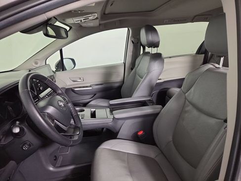 Used 2024 Toyota Sienna Limited AWD/4WD image 14