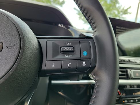 Certified 2024 Nissan Pathfinder SL FWD image 23
