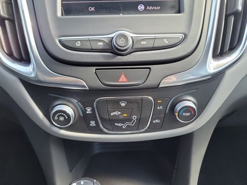 Used 2021 Chevrolet Equinox LS w/ LS Convenience Package AWD/4WD image 34