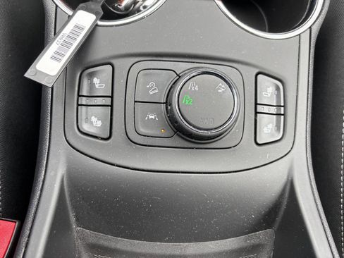 Certified 2024 GMC Terrain SLT w/ Infotainment Package II image 17