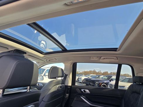 New 2026 BMW X7 xDrive40i w/ Premium Package image 28
