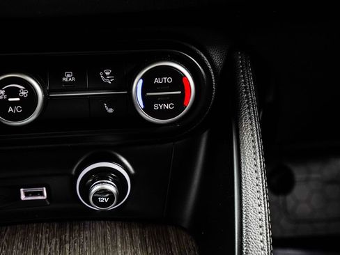 Used 2022 Alfa Romeo Stelvio Ti image 25