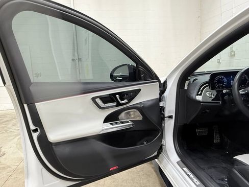 Used 2025 Mercedes-Benz E 53 AMG e 4MATIC Sedan image 43