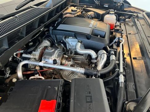 Used 2023 Chevrolet Silverado 1500 High Country w/ Technology Package AWD/4WD image 36