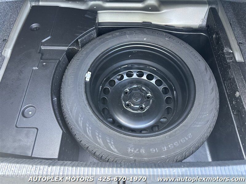 Used 2008 Volkswagen Passat VR6 FWD image 10