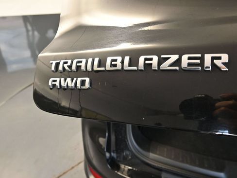 Used 2025 Chevrolet TrailBlazer LT AWD/4WD image 20