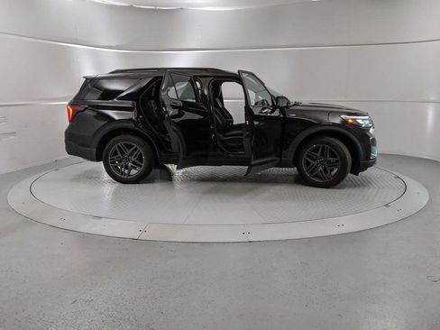 New 2025 Ford Explorer ST-Line w/ ST-Line Street Pack image 8