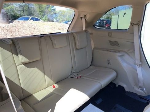 Used 2017 Toyota Highlander Limited Platinum image 29