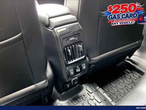 Used 2022 Jeep Compass Trailhawk w/ Trailhawk Elite Group AWD/4WD image 34