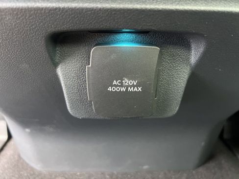 Used 2025 Ford F150 Lariat w/ Equipment Group 501A Mid image 20