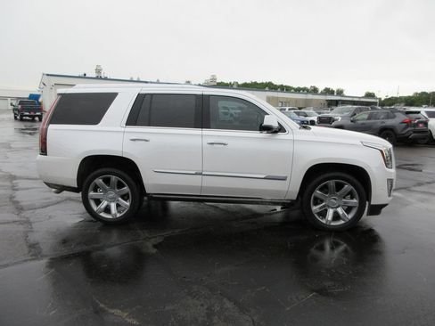 Used 2019 Cadillac Escalade Premium Luxury AWD/4WD image 5
