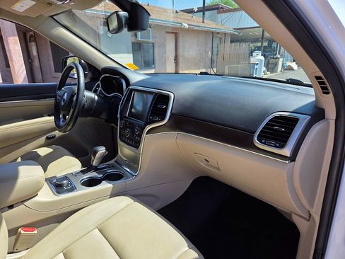 Used 2017 Jeep Grand Cherokee Limited w/ Trailer Tow Group IV AWD/4WD image 59