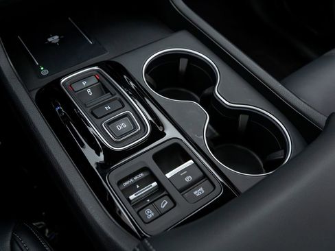 Used 2024 Honda Pilot Touring image 31