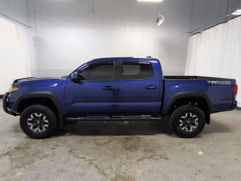 Used 2023 Toyota Tacoma TRD Off-Road w/ TRD Premium Off Road Package image 11