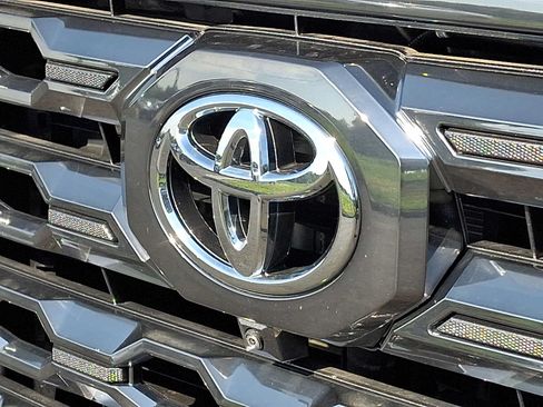 Used 2024 Toyota Tundra Platinum AWD/4WD image 30