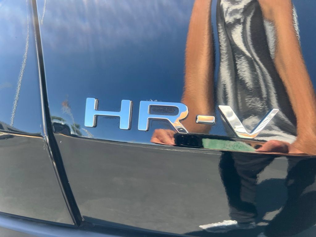 Used 2025 Honda HR-V LX image 14