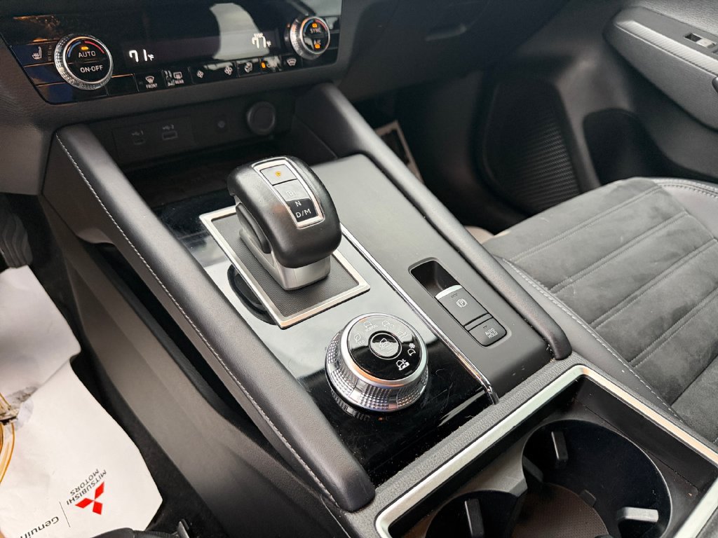 Used 2024 Mitsubishi Outlander SE AWD/4WD image 21