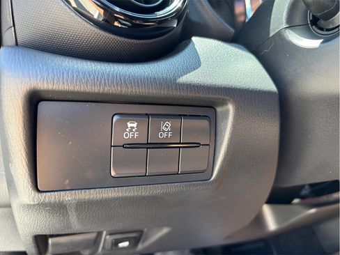 Used 2020 MAZDA MX-5 Miata Sport RWD image 32