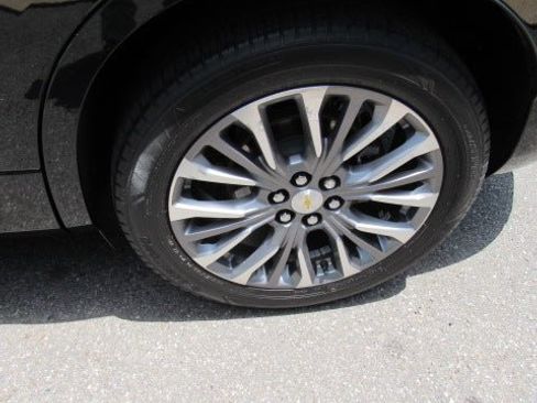 Used 2019 Chevrolet Blazer Premier w/ Driver Confidence II Package image 6